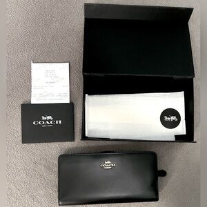 COACH NEW Women's Smooth Leather Skinny Wallet